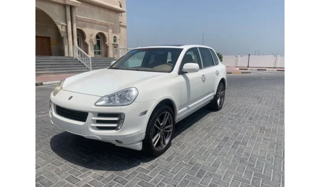 Porsche Cayenne S Model 2009 S 8 cylinders سفید در دبی