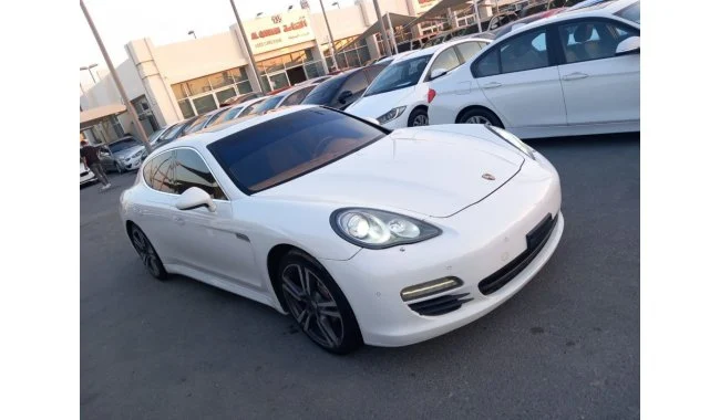 Porsche Panamera S 2010 8 cylinders رنگ سفید در دبی