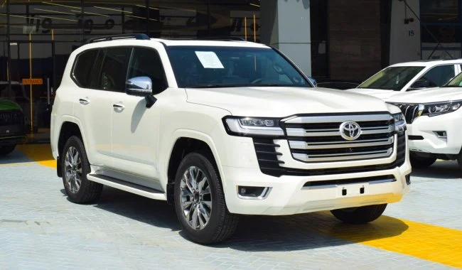 Toyota Land Cruiser VX 4.0L V6 Petrol مدل 2023 سفید در دبی