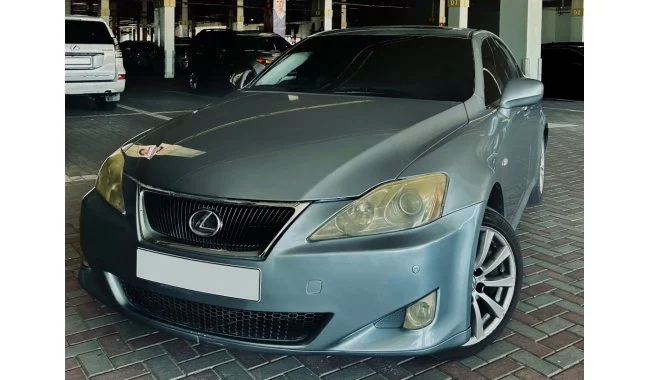 Lexus IS 300 نقره ای مدل 2013 در دبی