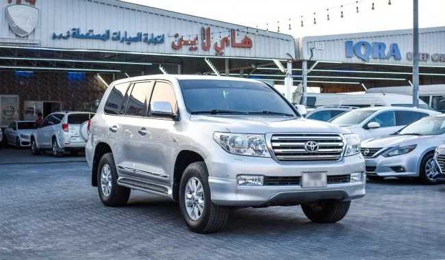 2010 Toyota Land Cruiser نقره ای در دبی