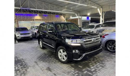 Toyota Land Cruiser 2009 V6 full option مشکی در دبی