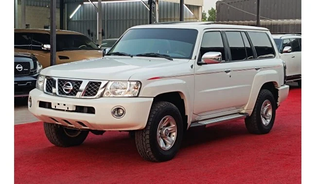 2016 Nissan Patrol Safari سفید در دبی