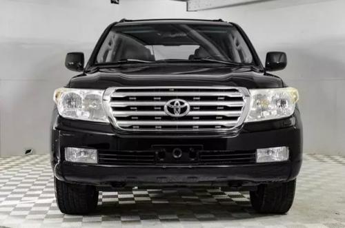 2009 Toyota Land Cruiser مشکی در آمریکا