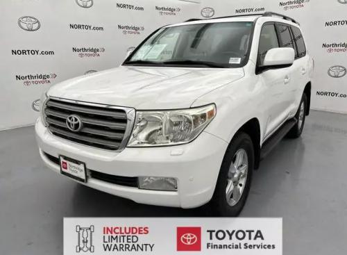 2011 Toyota Land Cruiser Base سفید در آمریکا