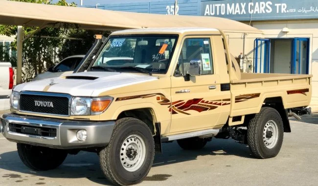 2023 Toyota Land Cruiser Pickup 4.5L DIESEL در دبی