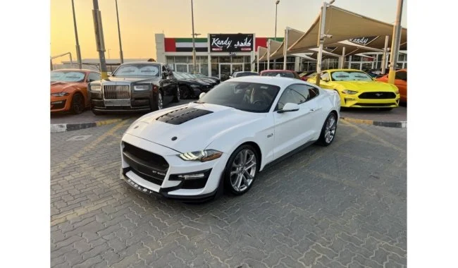 2022 Ford Mustang GT Premium سفید در دبی