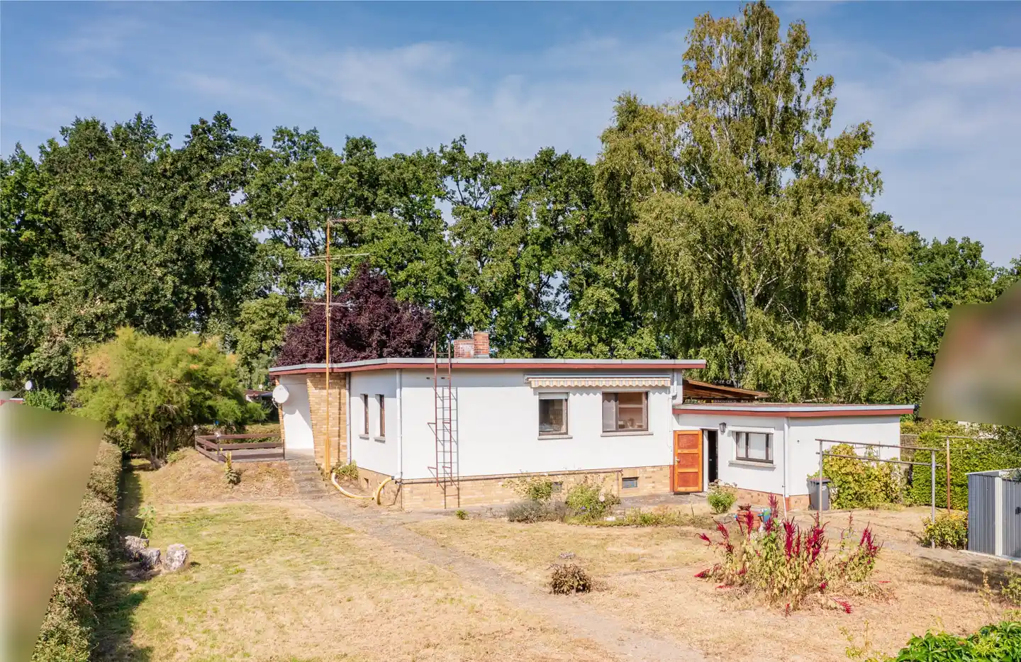 خانه ویلایی کوچک 94 متری با 1125 متر زمین در Brandenburg آلمان
