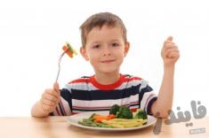 چگونه آداب غذا خوردن را به کودک آموزش دهیم