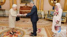 سفیر ایران با کالسکه سلطنتی به دیدار ملکه بریتانیا رفت