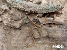باستان شناسان بتازگی موفق به کشف یک مقبره جدید از دوران یونان باستان شده اند