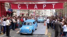 رژه باشکوه صد دستگاه خودروی کلاسیک از مسکو تا همدان!