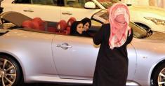 ممنوعیت راندن موتورسیکلت و کامیون برای زنان در عربستان لغو می شود