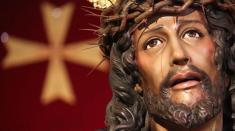 مسخره کردن مجسمه مسیح، برای جوان اسپانیایی گران تمام شد