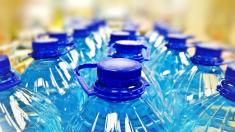 کشف ذرات ریز پلاستیک در باطری‌های آب معدنی!