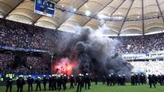 تیم پرسابقه هامبورگ پس از 55 سال به لیگ دست دوم آلمان سقوط کرد