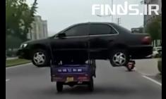 عجیب‌ترین روش حمل خودرو!!