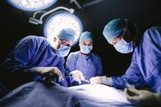 مرگ زن انگلیسی حین جراحی بزرگ کردن باسن + خطرناک‌ترین عمل‌های جراحی را بهتر بشناسید