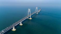 افتتاح پل 20 میلیارد دلاری در چین / عملیات ساخت بزرگترین پل دریایی جهان پس از 9 سال پایان یافت
