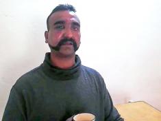 دستگیری خلبان هندی در پاکستان / هند خواهان آزادی خلبان جنگنده‌اش شد