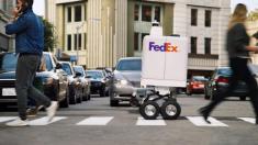 تحویل بسته های پستی به آمریکایی ها با ربات FedEx!