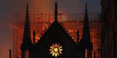 آتش‌سوزی در کلیسای مشهور نوتردام پاریس!