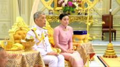 ازدواج پادشاه تایلند با بادیگاردش خبرساز شد