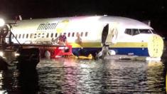 هواپیمای مسافربری بوئینگ 737 به داخل رودخانه افتاد!
