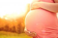 بارداری عجیب یک زن آمریکایی / بارداری و زایمان تنها در 1 روز!