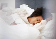 جمع کردن روزانه رختخواب خطر دارد؟ / مرتب کردن تخت خواب چه عوارضی دارد؟
